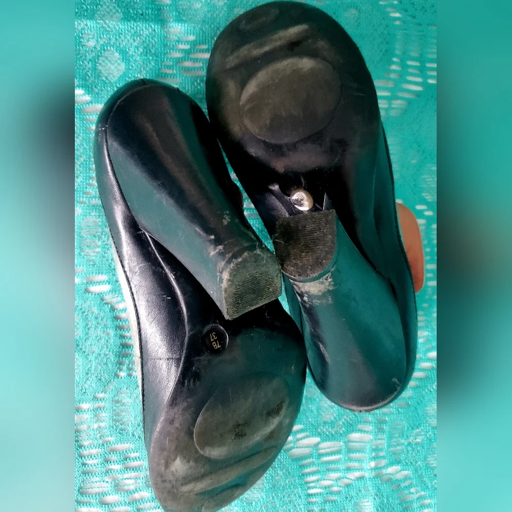 Vince Camuto Silver Black Retro Feel Heels - Picture 6 of 8